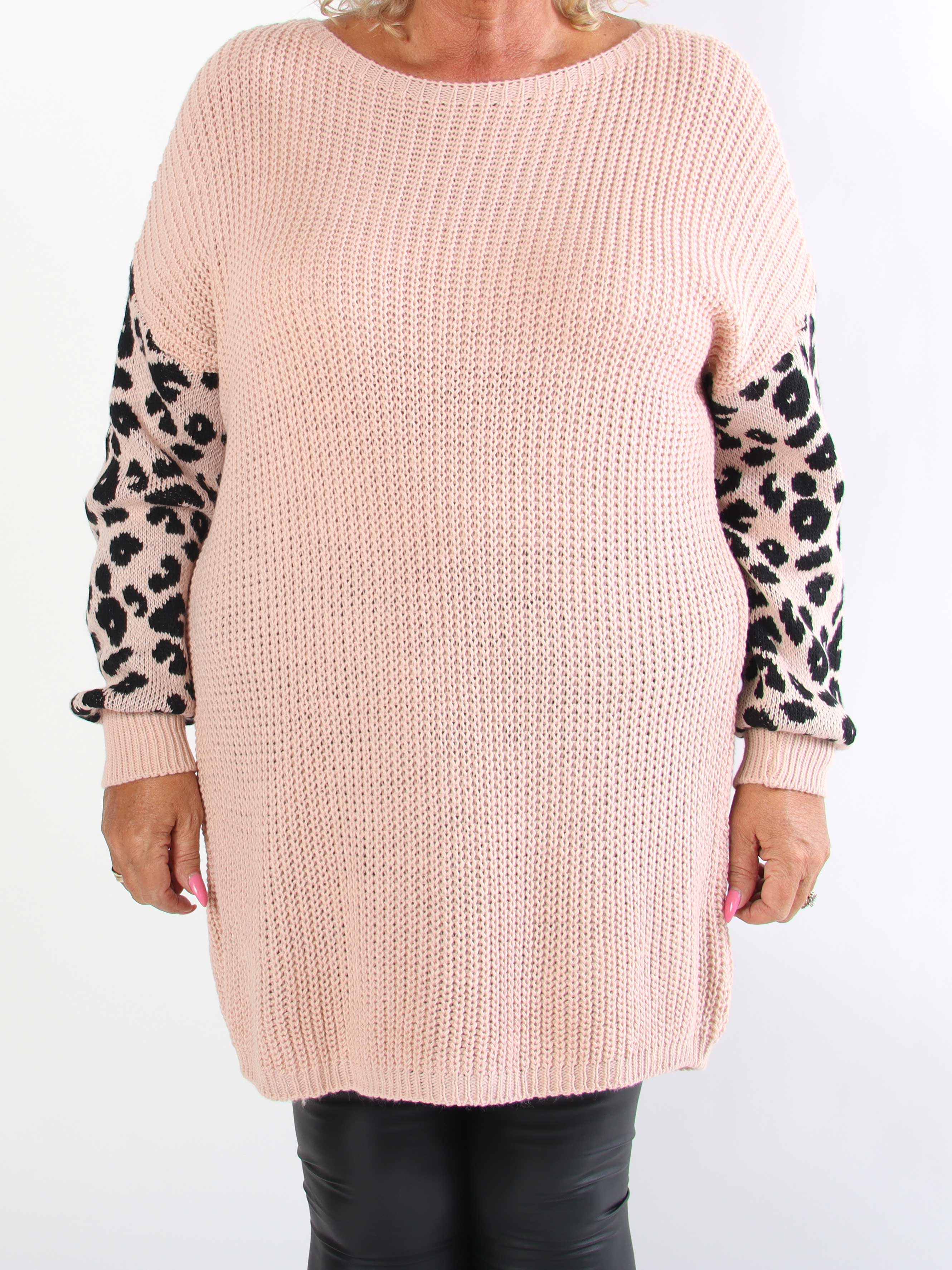Alvas - Sød plus size strik med fine ærmer i et trendy leopardprint